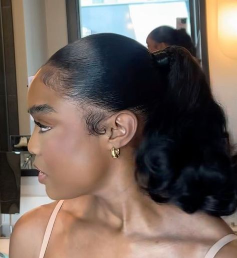 Wig Inspiration, Really Curly Hair, Low Ponytail Hairstyles, Hairstyles Natural Hair, Sleek Ponytail Hairstyles, Black Ponytail Hairstyles, Quick Weave Hairstyles, Short Sassy Hair, Curly Ponytail