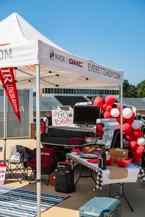 Football season is tailgate season with Everett Chevrolet! Win this Tailgate each home game when you tag us with your LR gear of the week!   #tailgate #tailgating #lenoirrhyne #bearsports #collegefootball #everettauto Sorority Tailgate, Tailgate Decor, Tailgate Decorations, Tailgate Table, College Tailgating, High School Activities, Extra Outfits, Football Tailgate, Bleachers