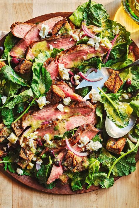 A bright lemon-garlic vinaigrette coats this kale and grilled steak salad recipe while homemade croutons add satisfying crunch to create the ultimate healthy salad recipe meets weeknight dinner recipe meets steak recipe. #salads #saladrecipes #healthysalads #saladideas #healthyrecipes Shredding Recipes, Springtime Meals, Refreshing Dinner, March Recipes, Steak Salad Recipe, Grilled Steak Salad, Glo Girl, 500 Calorie, Diet Dinner