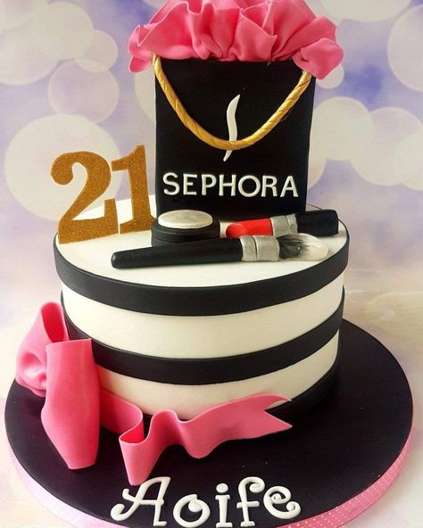 Sunshine Birthday Cakes, Makeup Birthday Cakes, Hollywood Birthday Parties, 10 Birthday Cake, Realistic Cakes, 13 Birthday Cake, Birthday Cakes For Teens, Make Up Cake, Elegant Birthday Cakes