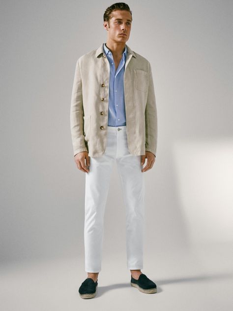 Massimo Dutti 2020 Key Menswear Essentials | The Fashionisto Beige Blazer Outfit Men, Linen Blazer Men, Mens Linen Outfits, Mens Smart Casual Outfits, Short Sleeve Linen Shirt, Mens Fashion Work, Blazer Beige, Dyed Linen, Smart Casual Outfit