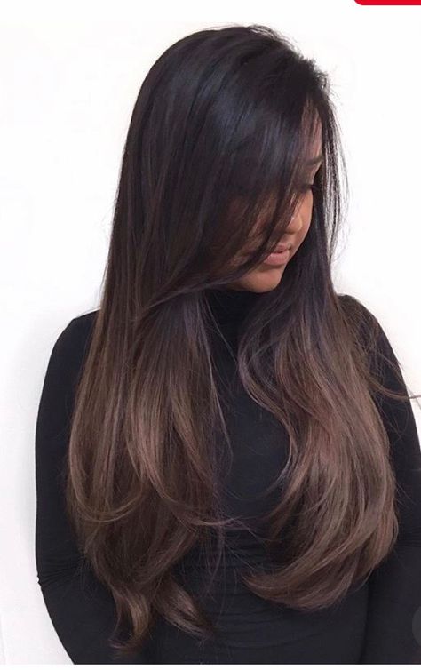 Dark brunette with subtle bayalage ombré Ombre Colour, Ideas Haircut, Haircut Medium, Brunette Balayage, Long Brown Hair, Trendy Hair Color, Side Bangs, Ash Brown, Balayage Brunette