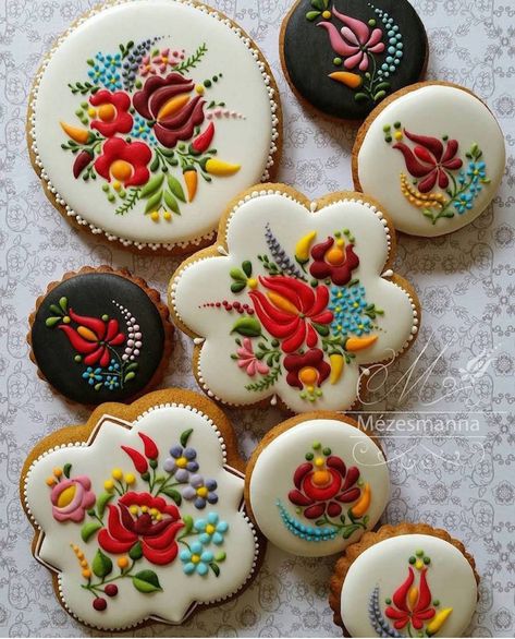 Gingerbread Cookies Decorated, Ginger Bread Cookies Recipe, Fancy Cookies, Beautiful Cookies, Iced Cookies, Icing Cookies, Cookie Art, Royal Icing Cookies, Cookie Monster