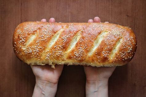 A Sesame-Studded Bread Will Be Beautiful on Your Thanksgiving Table Romanian Breakfast, Puerto Rican Bread, Nazareth Village, Croation Recipes, Thanksgiving Bread, Italian Bread Recipes, Parmesan Bread, Homemade White Bread, Romanian Recipes