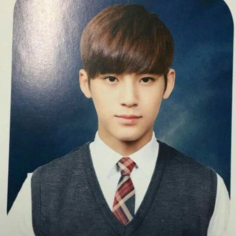 Mingyu School Photo, Seventeen School Photo, Seventeen Mingyu, Kim Min Gyu, Kim Mingyu, Id Photo, Seventeen Debut, Mingyu Seventeen, Childhood Photos