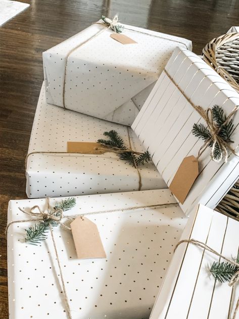 Simple and Neutral Christmas Home Tour | A Poised Perspective Simple Christmas Gift Wrapping Minimalistic gift wrapping Joululahjat Diy, Christmas Neutral, Neutral Christmas, Home Decor Christmas Gifts, Gift Wrapping Inspiration, Simple Christmas Decor, Easy Christmas Gifts, Minimalist Christmas, Christmas Home Decor