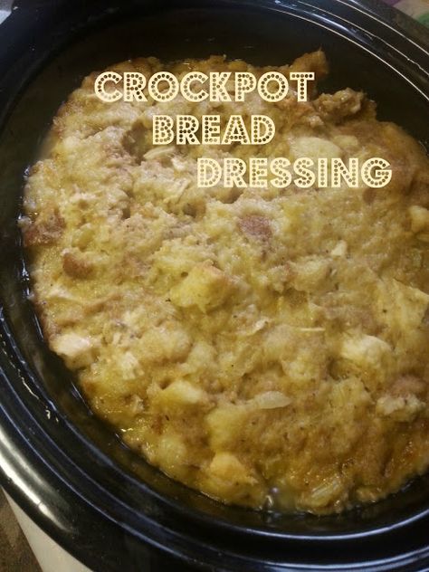 White Bread Dressing Recipe, Moist Dressing Recipe, Crockpot Chicken And Dressing, Crockpot Dressing, Crockpot Bread, Crockpot Stuffing, Pot Bread, Crock Pot Bread, Dressing Recipes Thanksgiving