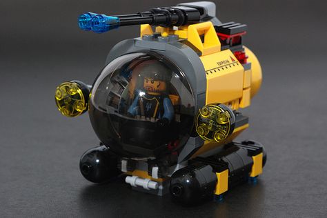 Lego Mini-Submarine by 713 Avenue #lego #submarine #brickadelics #mini Lego Underwater Moc, Lego Underwater, Lego Starship, Mini Submarine, Lego Submarine, Lego Boats, Lego Boat, Lego Spaceship, Lego Ship