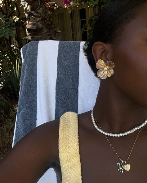 This dark skin of mine that shines beautifully, that makes me feel confident in myself. 💛 #summervibes #darskingirls #yellowdress Necklace Outfit, Summer Romance, Black Femininity, Dark Skin Women, Cute Sandals, Cute Poses, Brown Skin, Casual Elegance, Black Aesthetic