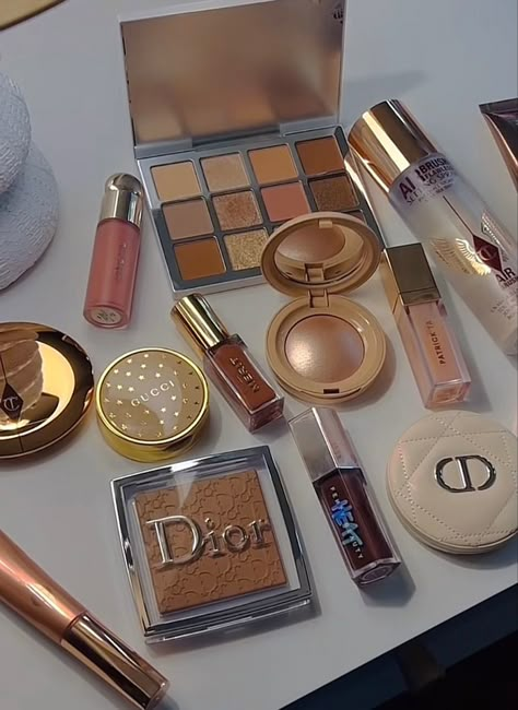 Boho Makeup, Best Makeup Brands, Eyeshadow Products, Fancy Makeup, Dior Makeup, Glamour Makeup, Baddie Makeup, Makeup Obsession, Luxury Makeup