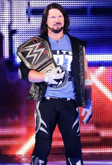 WWE Champion AJ Styles Ecw Wrestling, Contract Signing, Aj Styles Wwe, Professional Wrestlers, Wwe Legends, Wwe World, Wwe Roman Reigns, Wrestling Superstars, Wwe Champions