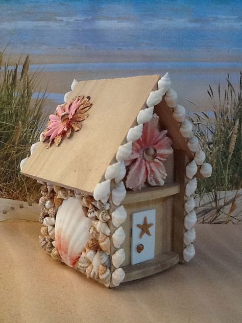 Seashell Coastal Cottage Beach Hut Soft Pink by SeashellSugar Decor With Stones, Seashell Gifts, Beachy Crafts, Bird Houses Ideas Diy, Shell House, Seashell Projects, Shell Craft, Shells Diy, Nautical Crafts