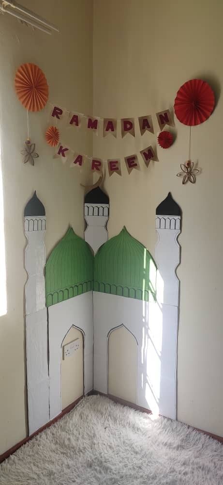 Ramdan Decore Ideas For Kids, Ramadan Decorations In School, Eid Crafts For Kids Ramadan Activities, Diy Mosque At Home, Eid Decoration For School, Ramadan Decor For Kids, Ramadan Ideas Decorations, Diy Ramadan Decorations For Kids, Ramadan Door Decoration School