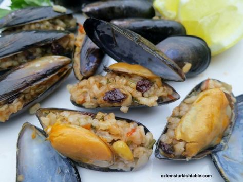 Homemade Stuffed Mussels with Aromatic Rice; Midye Dolma | Ozlem's Turkish Table Stuffed Mussels, Avocado Cake, Cake Easter, Gluten Free Rice, Turkish Recipes, Rice Recipe, Kefir, Main Course, Easter Crafts