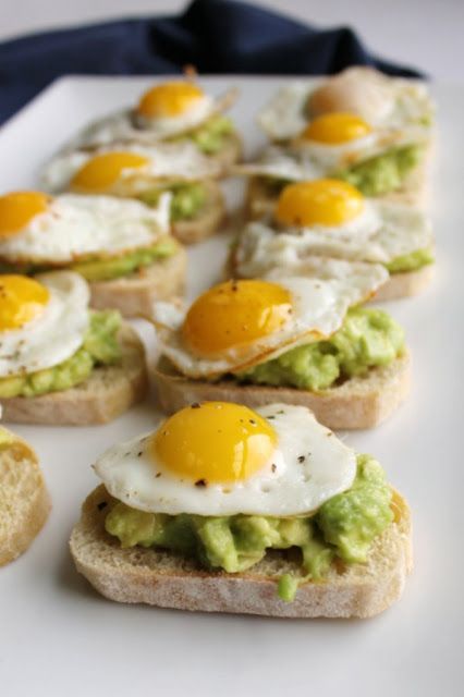 Avocado and Quail Egg Crostini Mini Avocado Toast Brunch, Caramel Sweetened Condensed Milk, Mini Avocado Toast, Avocado Lunch Recipes, Xmas Apps, Grad Brunch, Avocado Lunch, Quail Recipes, Brunch Board