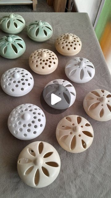 CERAMICA ARTESANAL on Instagram: "¿ Queres hacer tus propios moldes ?   Te recomiendo a @berinbruner_molderia   #portaespirales #espirales #decofuncional #regalito #regaloceramica #portaespiraldeceramica" Ideas Ceramica, Ceramica Ideas, Cerámica Ideas, Ceramics, On Instagram, Molde