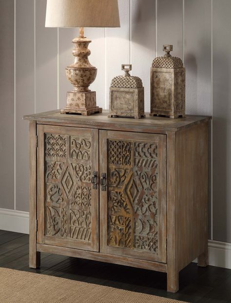 Rustic Entryway Table, Ethnic Furniture, Muebles Shabby Chic, Best Cabinets, Dining Room Furniture Modern, Ethnic Home Decor, Moroccan Interiors, Carved Furniture, Wood Carving Designs