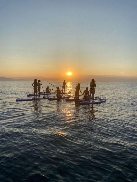 Sunrise Paddle Boarding, Barcelona Beach Aesthetic, Paddle Board Aesthetic, Spain Surfing, Barcelona Moodboard, Paddle Boarding Aesthetic, Beach Club Aesthetic, Barcelona Lifestyle, Barcelona Vibes