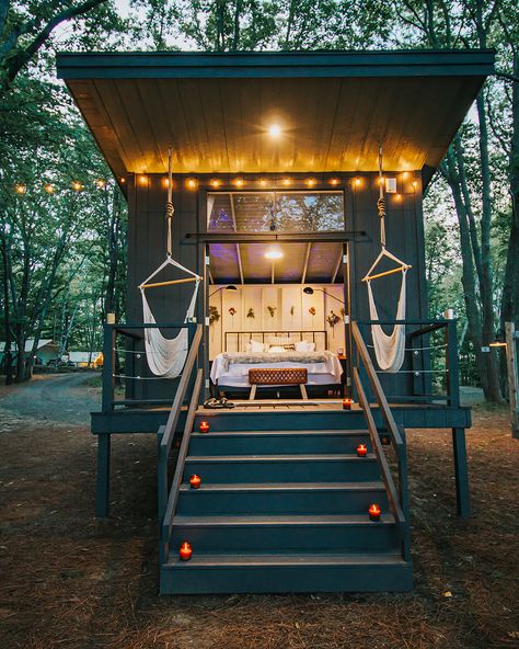 glass-house-trey-lane Glamping Building Ideas, Camp Ground Aesthetic, Camping Ground Ideas, Glamping Resort Ideas, Glamping Design Ideas, Glamping Cabin Ideas, Glamping Decor Ideas, Glampground Ideas, Glamping Resorts Luxury Camping