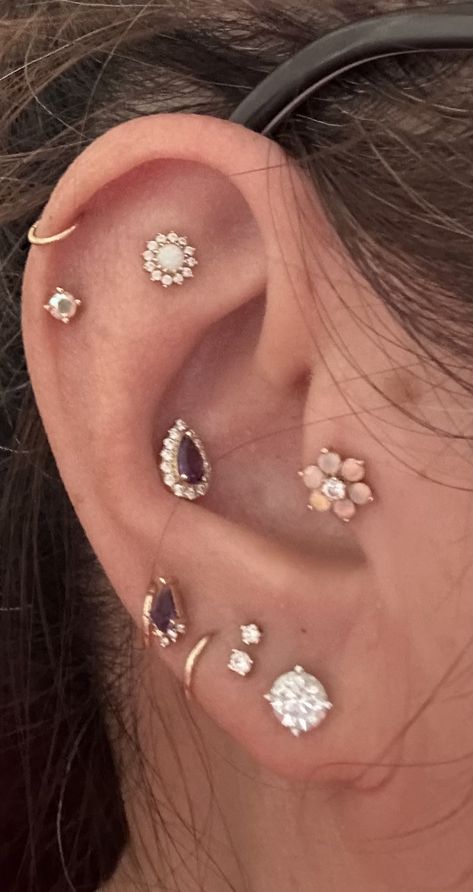 Ear Constellation, Constellation Piercing, Earring Stacks, Ear Curation, Nails Accessories, Ear Party, Jewelry Piercing, Body Jewelry Piercing, Dream Dresses