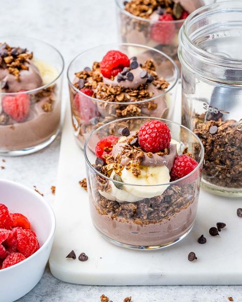 Cfc Recipes, Morning Breakfast Recipes, Crush Challenge, Yogurt Parfait Recipe, Clean Eating Kids, Morning Recipes Breakfast, Brain Healthy Foods, Yogurt Parfaits, Chocolate Yogurt