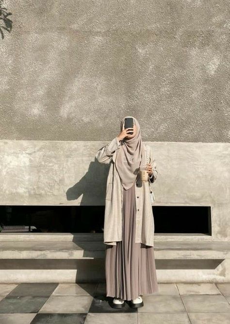 Outfit Muslimah Aesthetic, Muslimah Aesthetic Outfit, Ootd Muslimah Syari Casual, Hijab Outfit Syari, Outfits Aesthetic Hijab, Hijab Syar'i Style, Fotografi Fesyen, Korean Style Hijab, Muslimah Fashion Casual