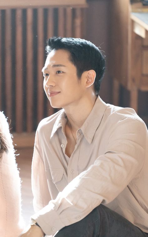 Jung Hae-in's winter preparations that go well with winter Sunshine Photos, Behind The Scenes Photos, Snow Drops, Foreign Film, Black Music, Fnc Entertainment, Scene Photo, Korean Celebrities, D Day