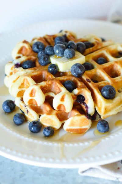 Gluten free blueberry waffles are guaranteed to get your family rising-and-shining. It’s the perfect start to the day! Click through for recipe! Blueberry Waffles Recipe, Comforting Breakfast, Blueberry Waffles, Crepes And Waffles, Gluten Free Waffles, Waffle Recipe, Gluten Free Recipes For Breakfast, Best Breakfast Recipes, Gluten Free Breakfasts