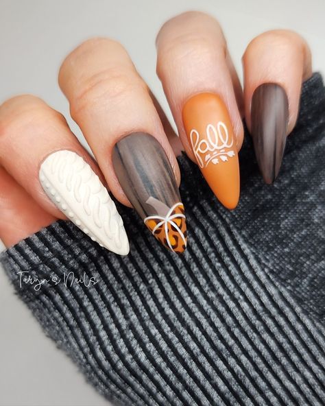 Fall Nails Ideas Autumn, Nails Ideas Autumn, Christmas Song Trivia, Fall Nails Ideas, Sweater Print, Cream Nails, Painted Nail Art, Autumn Nails, Christmas Song