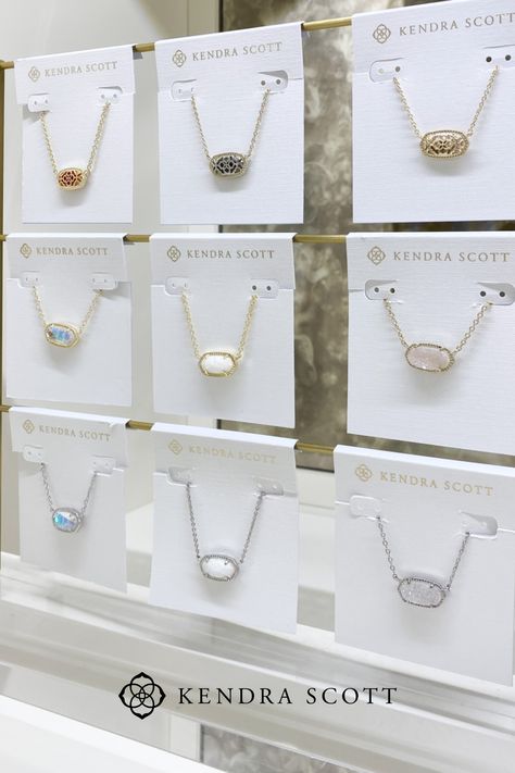 Kendra Scott Aesthetic, Kendra Scott Necklace Aesthetic, Dr Accessories, Preppy Necklaces, Elisa Necklace, Elisa Pendant Necklace, Kendra Scott Necklace Elisa, Preppy Accessories, Shape Dress