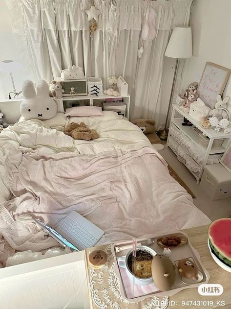 Dream Bedroom Inspiration, Dream Apartment Decor, Room Redesign, Girly Room, Dream House Rooms, Cozy Room Decor, Pretty Room, Dreamy Room, Dream Room Inspiration