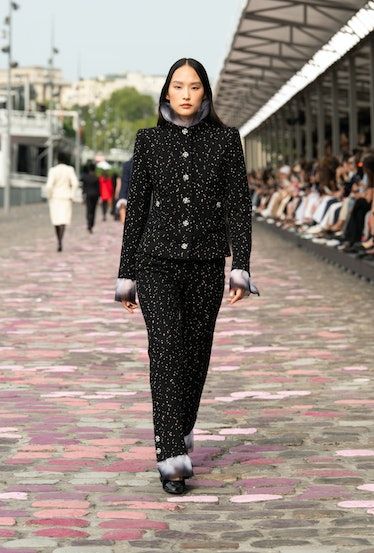 Vogue Winter, Couture 2023, Black Chiffon Dress, Fall Couture, Chanel Store, French Girl Style, Perfect Coat, Chanel Official, Chanel Couture