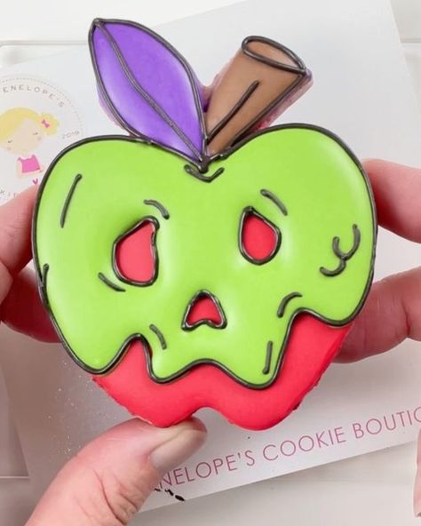 Apple Cookies Decorated, Apple Cookie, Halloween Apples, Cookie Sets, Treat Stand, Halloween Cookies Decorated, Apple Cookies, Poison Apple, Cookie Videos