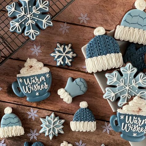 Winter Frosted Cookies, Winter Theme Decorated Cookies, Hot Cocoa Decorated Cookies, Winter Themed Cookies Decorated, Hot Cocoa Sugar Cookies Decorated, Snow Cookies Decorated, Winter Theme Sugar Cookies, January Sugar Cookies, Winter Sugar Cookies Decorating Ideas