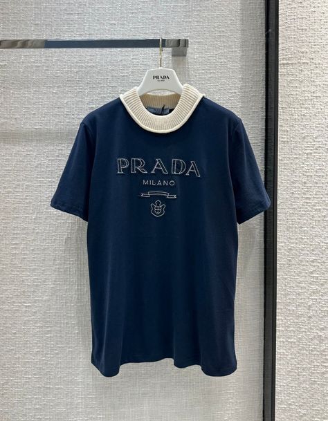 Prada T Shirt, Minimal Shirt Design, Prada Shirt, Prada Tshirt, Streetwear Tshirt Design, Mens Summer Outfits, Classy Outfits Men, Vientiane, Fashion Suits For Men