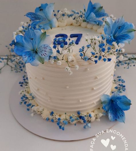 21st Party, 15th Birthday, Classy Nails, Birthday Photoshoot, Flower Cake, May 17, Blue Flowers, Snoopy, Baking