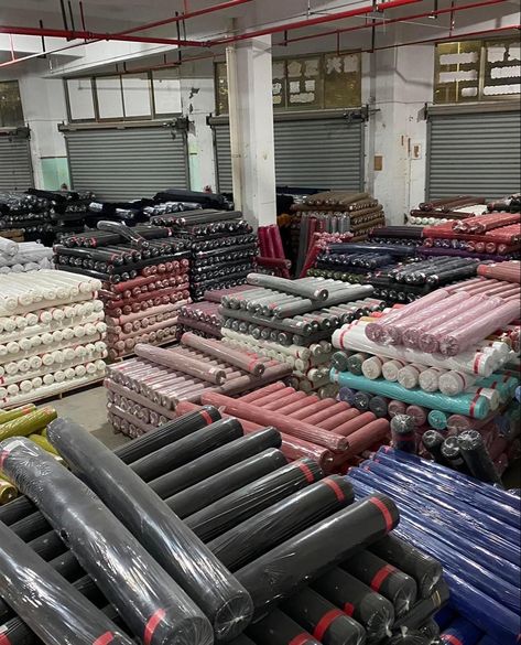 Clothing Manufacturer Factory, Fashion Designer Studio Workspaces Sewing Rooms, Manufacturing Factory Design, Textile Aesthetic, Factory Layout, Clothing Manufacturing, Fabric Store Design, Factory Interior, Sewing Room Inspiration