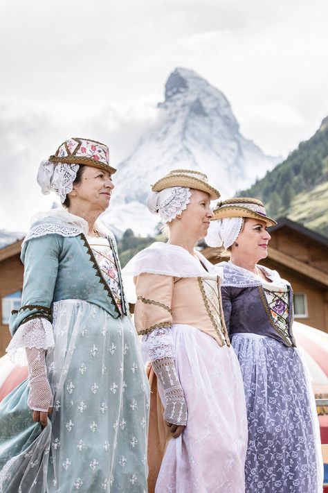 Traditional Clothing from the world (Posts tagged switzerland) Swiss Clothing, Swiss People, Swiss Women, Fairytale Aesthetic, Europe Germany, Europe Aesthetic, Folk Clothing, Central Europe, Western Europe