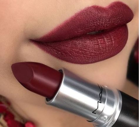 Red Mac Lipstick, Mc Aesthetic, Mac Lipstick Velvet Teddy, Mac Diva, Mac Diva Lipstick, Beautiful Lip Color, Best Mac Lipstick, Make Up Lips, Mac Lipstick Shades