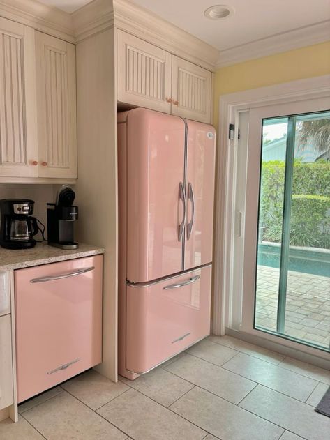 Pink House Interior, Pink Fridge, Aesthetic Kitchen, Pink Vibes, Pink Houses, Pink Aesthetic, Doll House, House Interior, Dream House