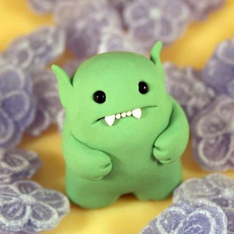 Clay Ideas For Beginners, Polymer Clay Ideas For Beginners, Polymer Clay Ideas, Clay Monster, Crea Fimo, Easy Polymer Clay, Clay Monsters, Sculpey Clay, Things To Make