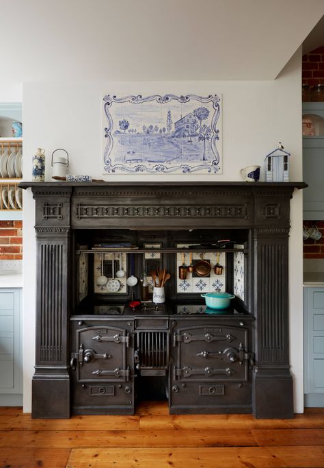 Churchwood Design Victorian Stove, Traditional English Kitchen, Country House Kitchen, Stove Kitchen, Range Cookers, Oval Room Blue, Period Living, Vintage Stoves, English Interior