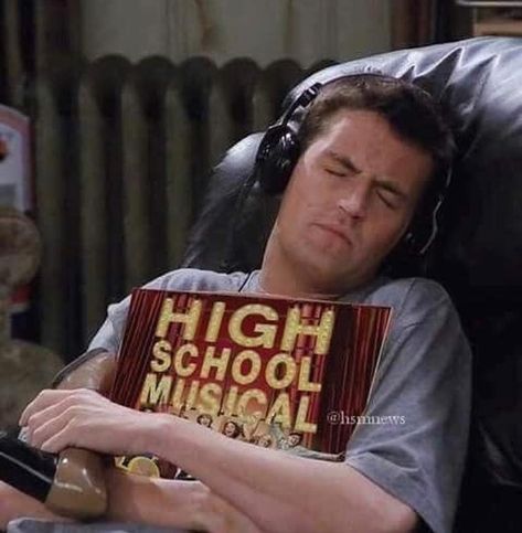 REACTION MEMES on Instagram: “mood ——————————————————————————— -🦋-——————————————————————————— tags: #friends #chandlerbing #highschoolmusical #friendsmemes #reactionpics…” Troy Bolton, Music Cover Photos, Ross Geller, Joey Tribbiani, Phoebe Buffay, Chandler Bing, Friends Laughing, Imagine Dragons, High School Musical