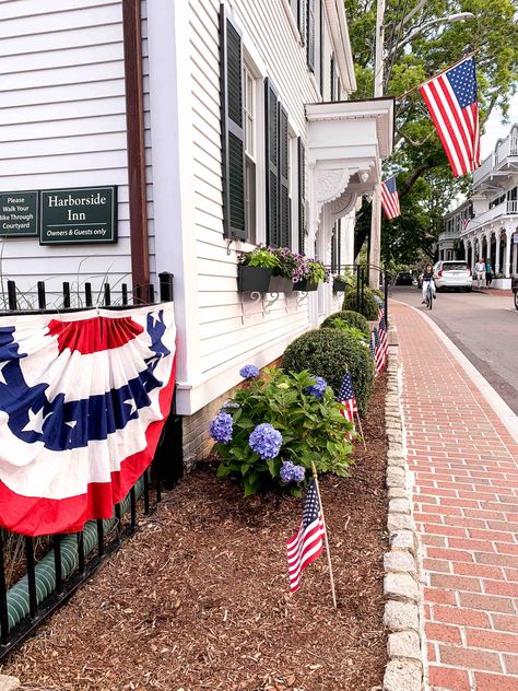 Budget Travel | 48 Hours in New Bedford, Massachusetts Cozy Inn, Bedford Massachusetts, Beach Road Trip, Massachusetts Travel, Oak Bluffs, Cape Cod Ma, Martha’s Vineyard, New Bedford, Grand Junction