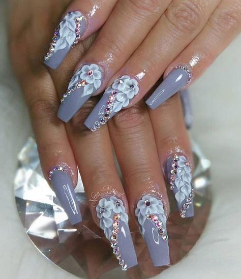 Nails With Flowers, 3d Nail Designs, 3d Nail Art Designs, Unghie Nail Art, Nails Design With Rhinestones, White Nail Art, White Nail Designs, White Nail, Acrylic Nail Art