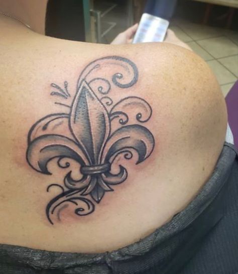 Cajun Tattoo Ideas, 504 Tattoo, Flur De Lis Tattoo, Fluer De Lis Tattoo, Shoulder Cover Up Tattoos, Ny Tattoo, Lis Tattoo, France Tattoo, Cover Up Tattoos For Women