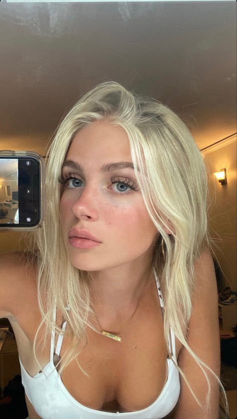 Maddie Francesca, No Make Up Make Up Look, Natural Makeup Style, Natural Prom Makeup, Light Makeup Looks, Honey Blonde Hair, Blonde Hair Inspiration, Blonde Women, Platinum Blonde