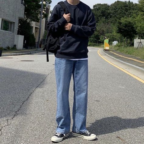 Normcore Outfits, Korean Street Fashion Men, Jeans Outfit Men, Guy Fits, Pants Outfit Men, Street Style Outfits Men, Guys Clothing Styles, Mens Outfit Inspiration, Outfits With Converse