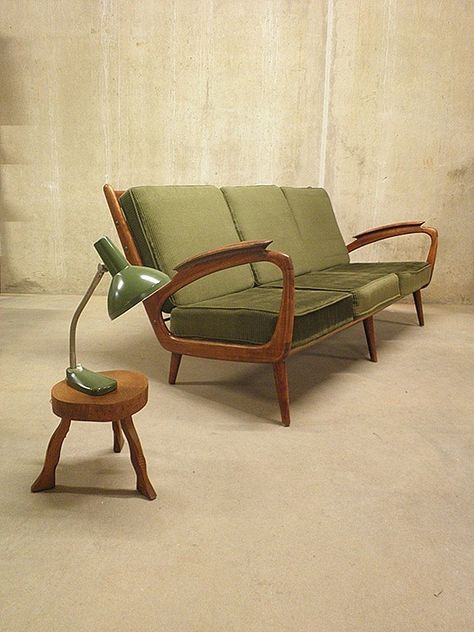 Vintage design bank sofa Deense stijl | Bestwelhip 60s Interior, Lounge Bank, Living Room Classic, Mid Century Modern Lounge Chairs, Vintage Bank, Green Couch, Indian Home Interior, Retro Sofa, Dream Furniture