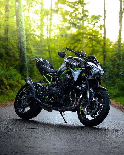 moody woods💚 ❗️ Follow for more❗️ ❗️ DM for Collab ❗️ 🏍️ Kawasaki Z900 📸 Sony A6400 🔭 70-180mm f/2.8 (current photo) 🔭50mm f/1.8 🎨 Adobe Lightroom/ Photoshop ©️ Rights by @3ir1o #kawasaki #zmodel #bikestube #bikelife #motorcycle #bikeedit #edits #reels #motorcyclereels #swiss #2wheels#bikelovers#motorbike #nakedbike#biker #bike #bikeride #superbike#shooting #bikelife #z900 #kawasakiz900 #sony #sonya6400 #3ir1o Kawasaki Z900 Modified, Z 900 Kawasaki, H2r Kawasaki, Kawasaki Bike, Kawasaki Zx9r, Ninja H2r, Sony A6400, Tmax Yamaha, Bike Collection